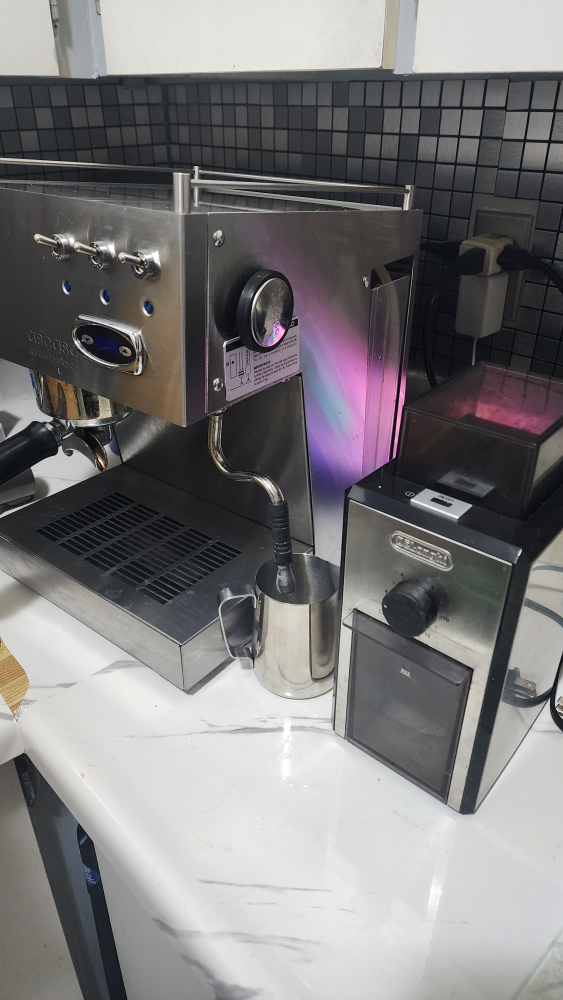 Ascaso Coffee Machine & DeLonghi Coffee Grinder