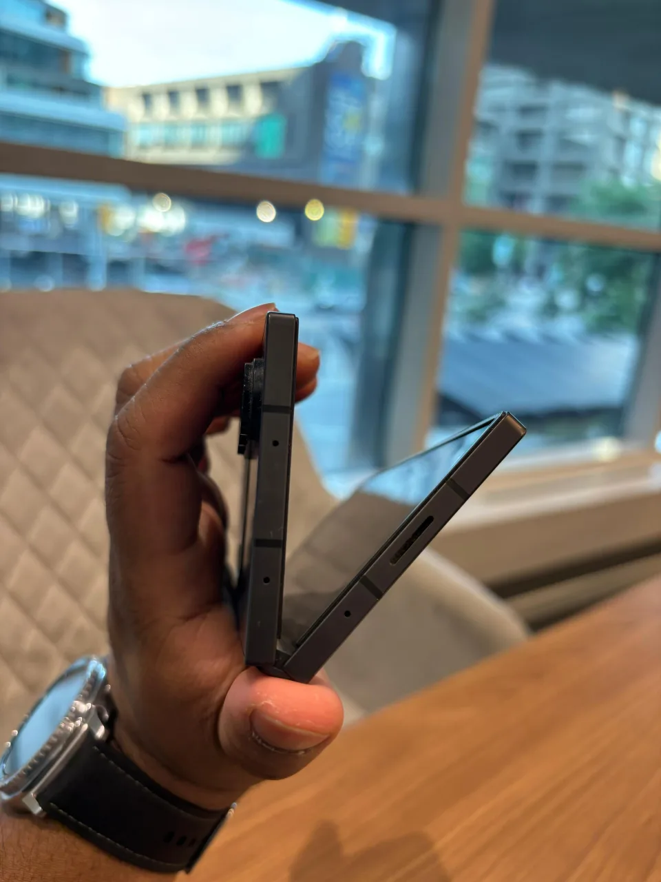 Samsung Galaxy Fold 6| 528 GB| Original Box| NO Scratches image indicator(9)