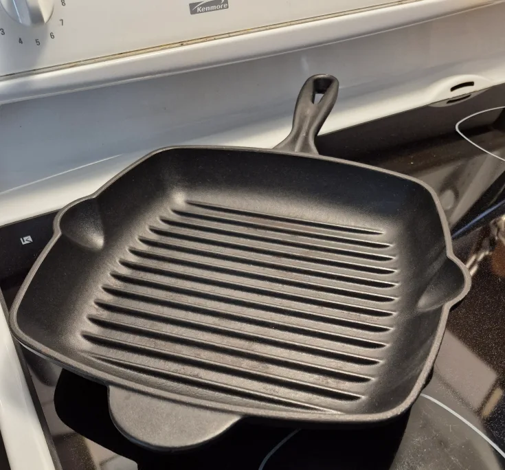 President's Choice Enamelled Cast Iron Grill Pan thumbnail