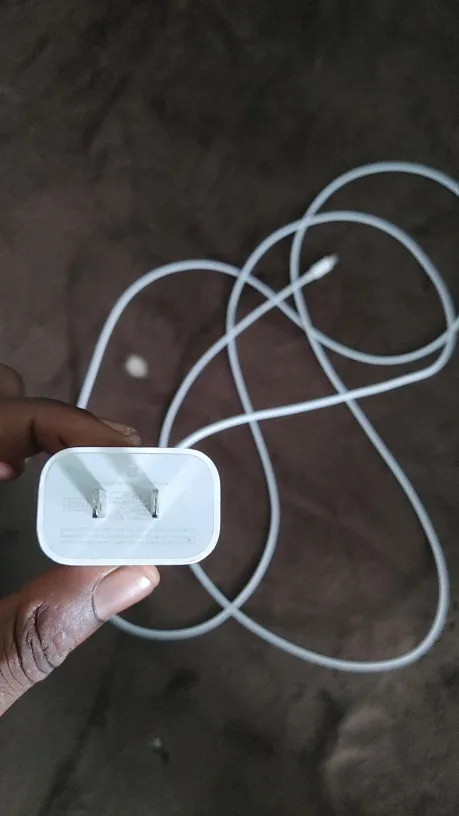 original apple charger thumbnail