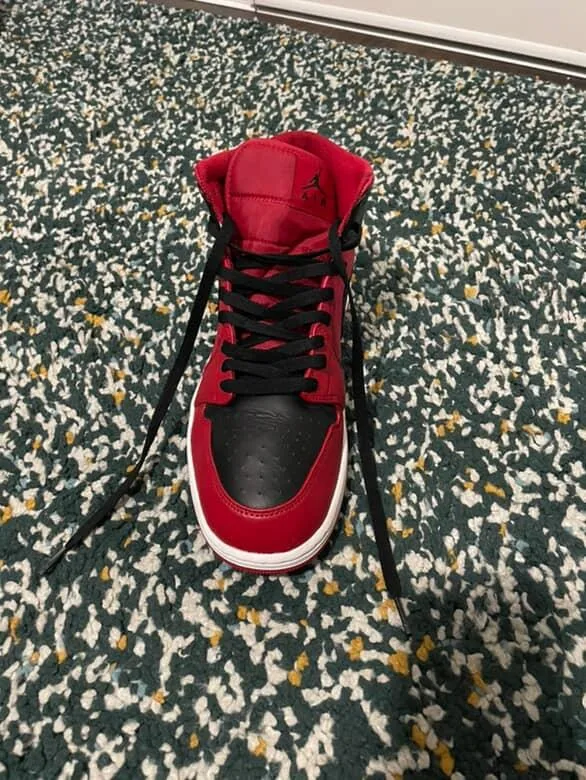 Air Jordan 1 Mid Red Black image indicator(7)