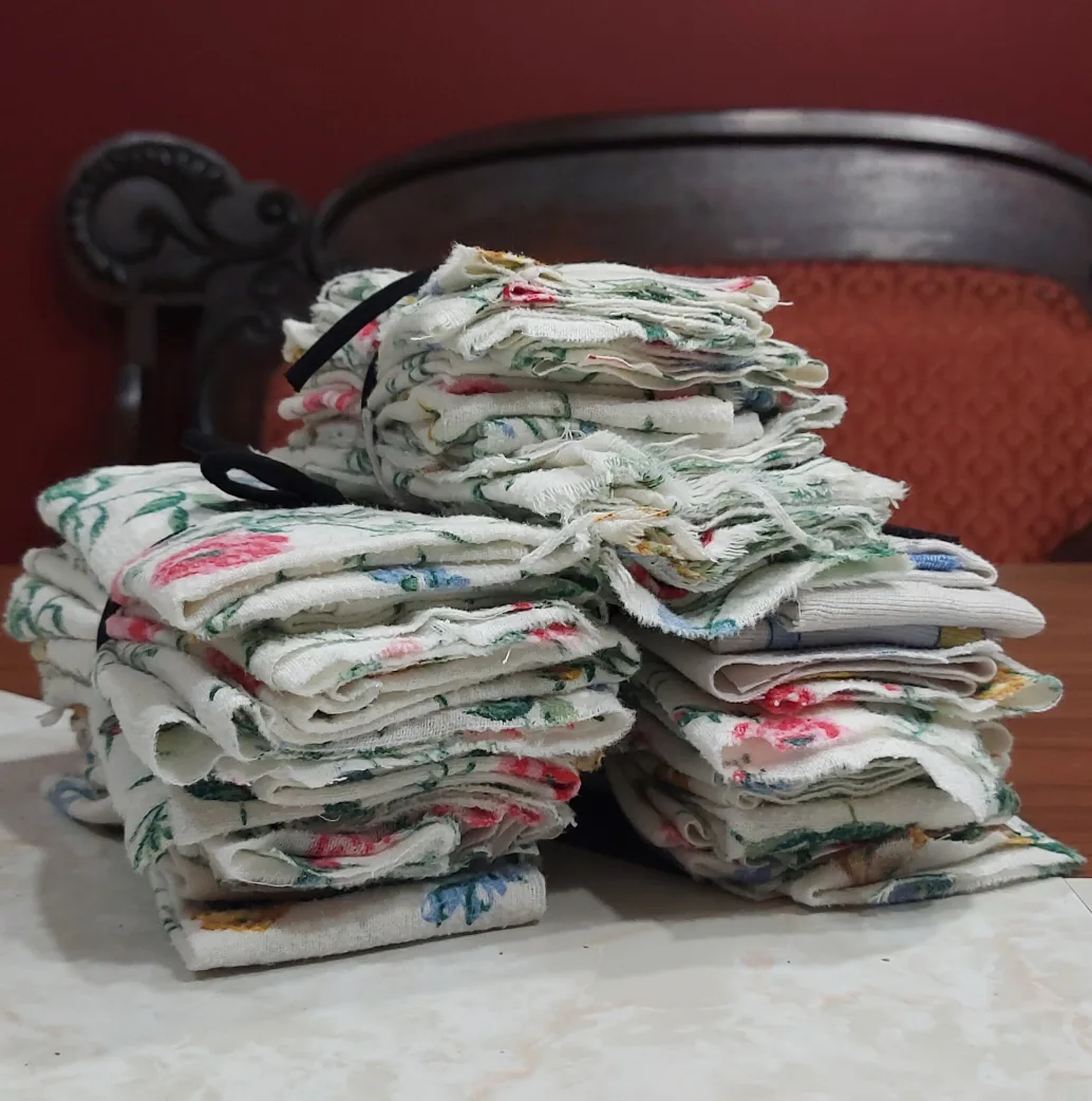 FREE set of 3 bundles of flannel paint rags 🇨🇦 thumbnail