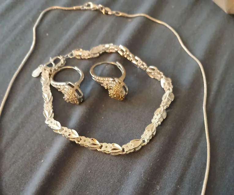 Silver-toned Jewelry Set: Necklace, Bracelet & Earrings thumbnail