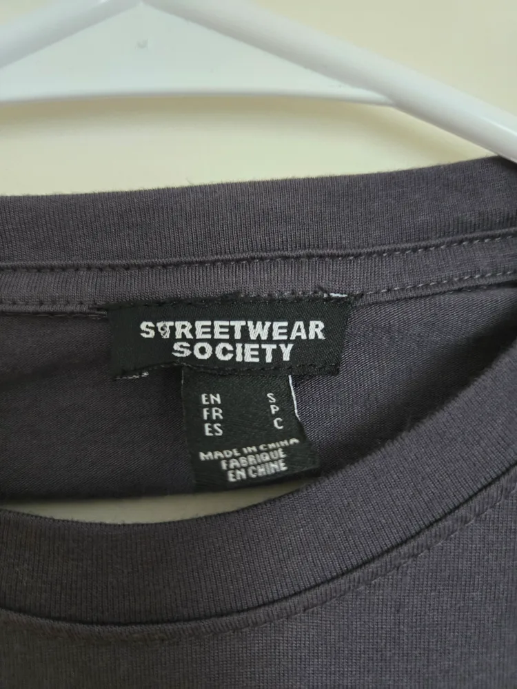 Halloween Graphic Tee - Size S image indicator(2)