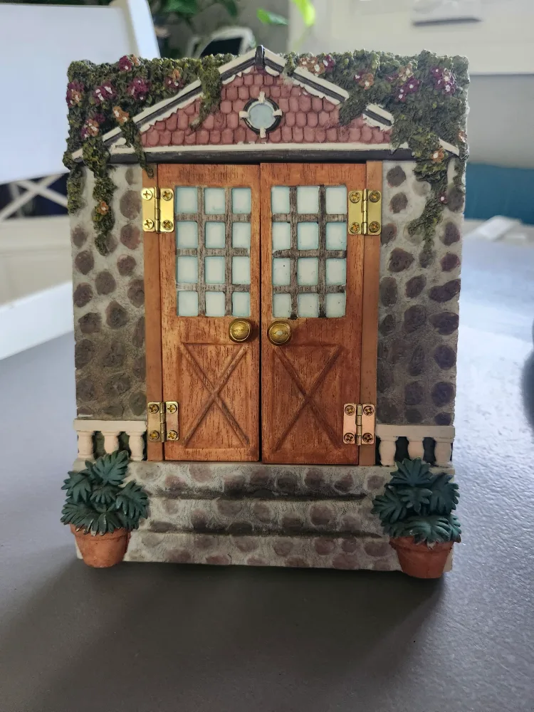 Decorative Doorway Picture Frame thumbnail