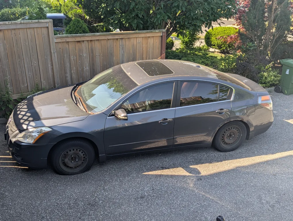 2010 Nissan Altima for Parts or Repair (AS-IS) thumbnail