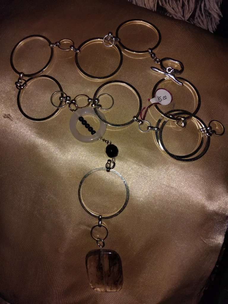 Necklace with Circle Design image indicator(2)