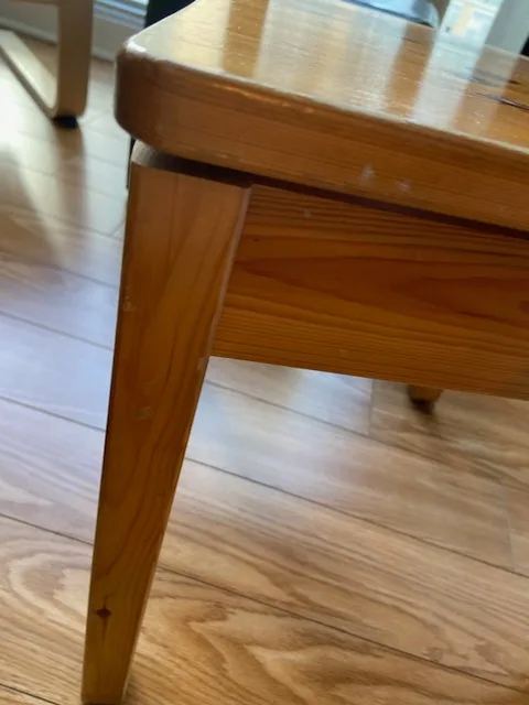 Set of 4 Wooden Chairs 🇨🇦 image indicator(7)