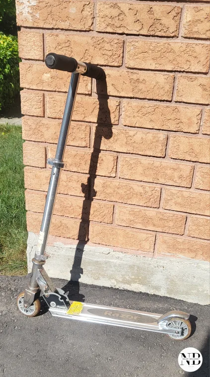 Razor Scooter!-Like New!✨️-Pickup Today!🚀 thumbnail
