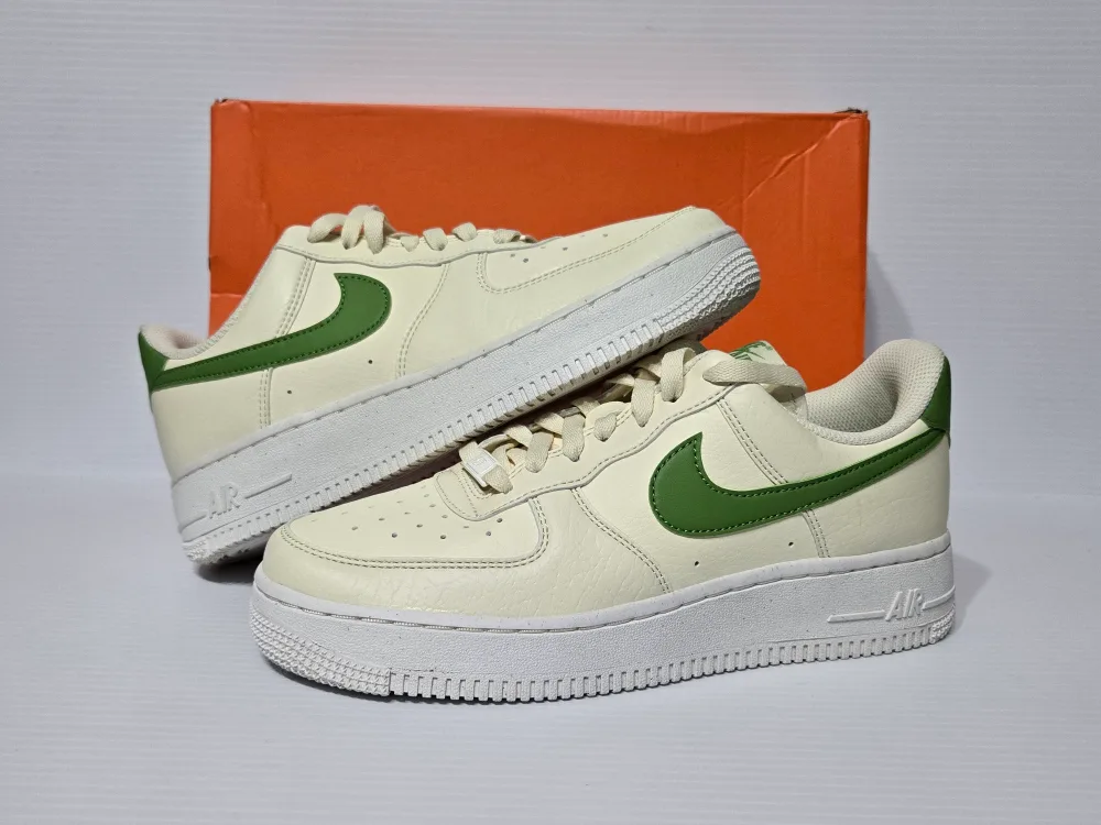 Nike Air Force 1 '07 NN Women's Size 8 thumbnail