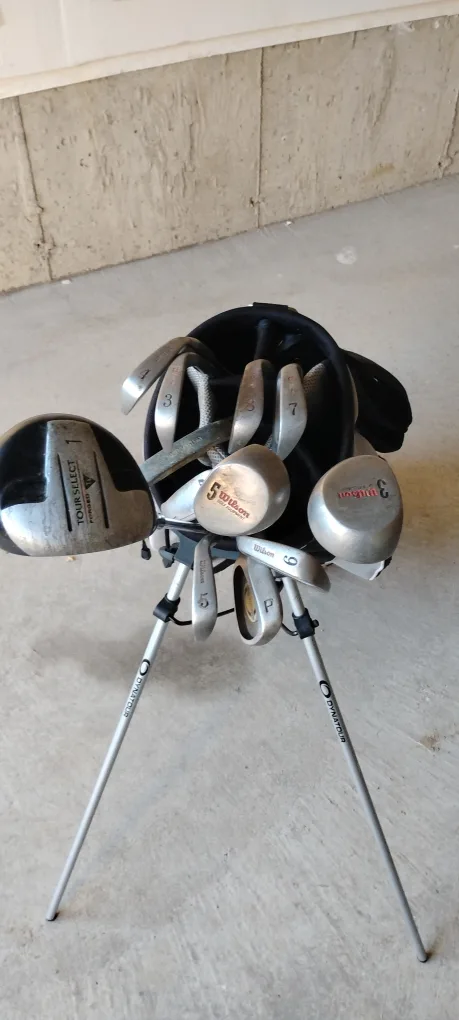 Wilson Golf Equipment Set image indicator(2)