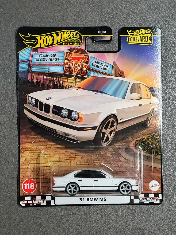 Hot Wheels Premium '91 BMW M5 thumbnail