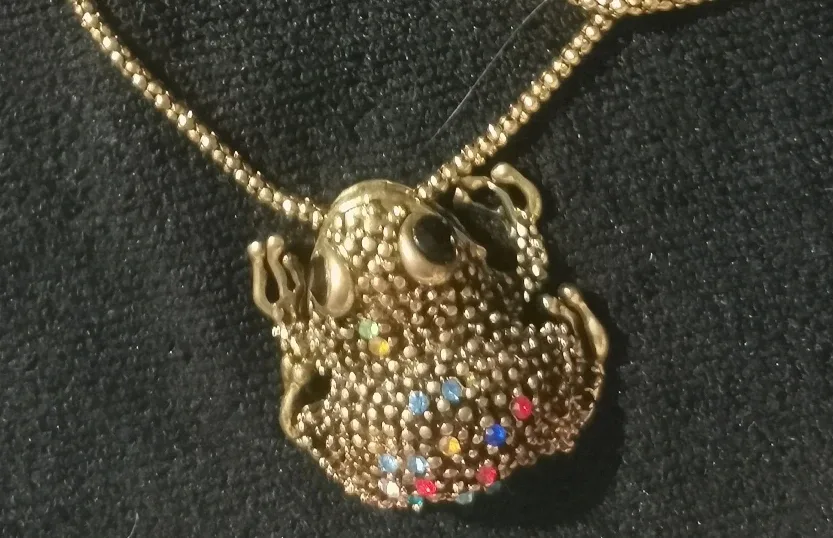 Vintage Frog Pendant Necklace thumbnail