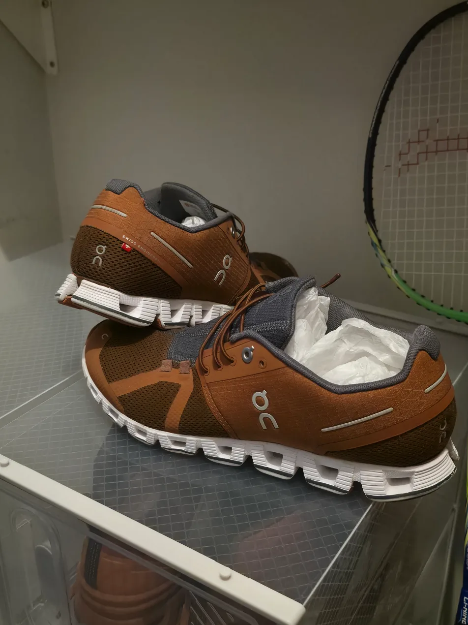 BNIB On Cloud 5 Running Shoes, Size 8{M} or 9.5{W}, Brown image indicator(2)