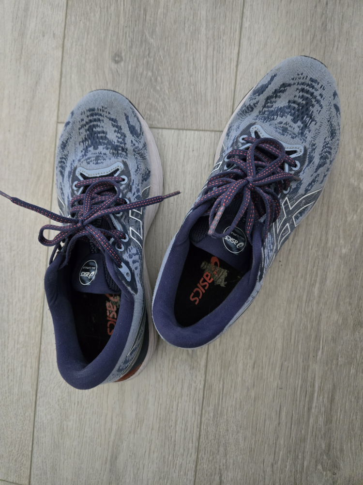 Asics Gel-Cumulus 25 Running Shoes, Size 8