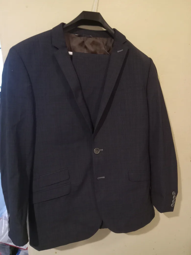Used 1 time! At a wedding. Men's Suit - Size USA 42 thumbnail