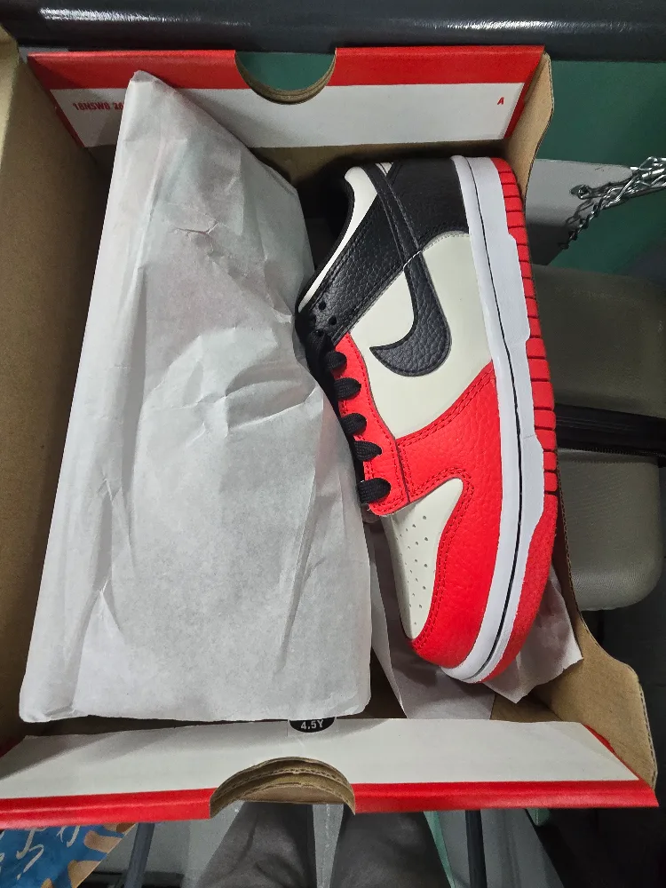 Nike Dunk Low GS Size 4.5Y - New in Box! thumbnail