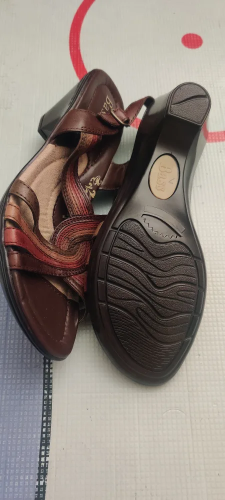 Bass Brown Leather Sandals - Size 7 image indicator(2)