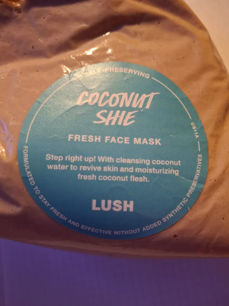 Lush Coconut Shy Fresh Face Mask thumbnail