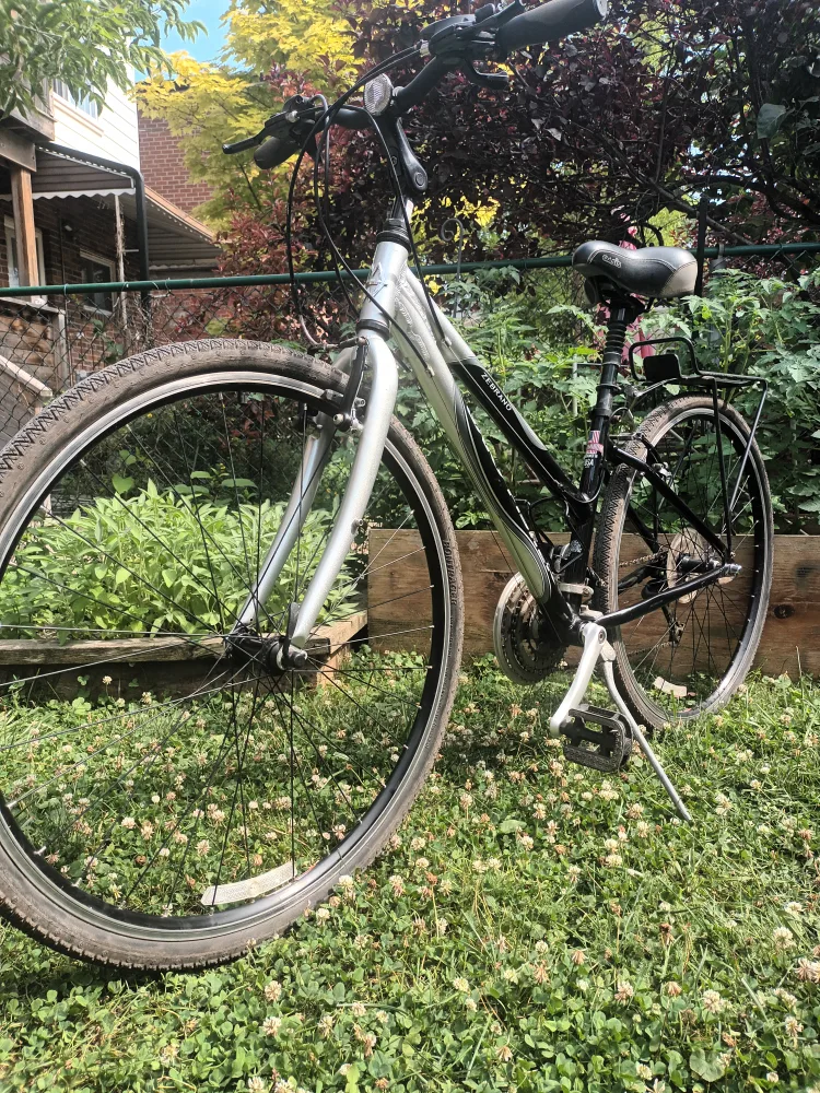 Gary Fisher Hybrid Bike thumbnail