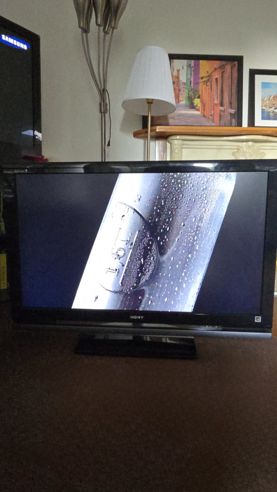 42" Sony TV with Google Chromecast 4K - photo 2