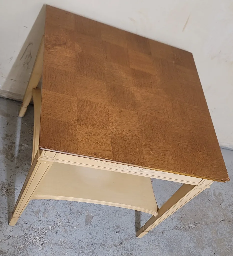 Vintage Side Table with Shelf image indicator(3)