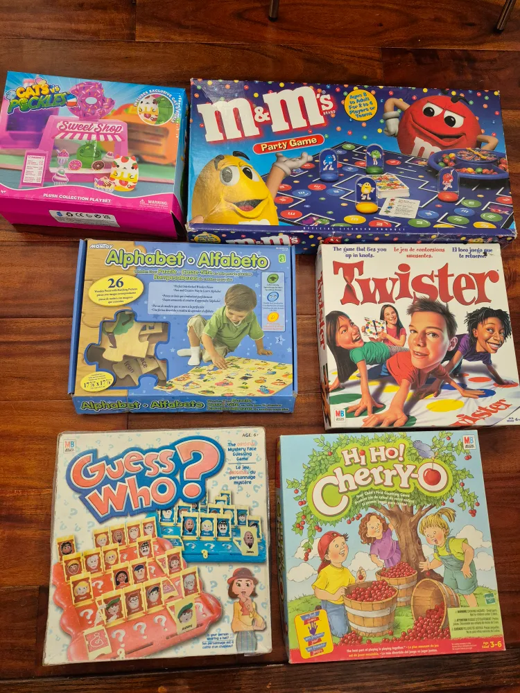 Board Games Lot: Cats vs Pickles, M&M's, Twister + More! thumbnail