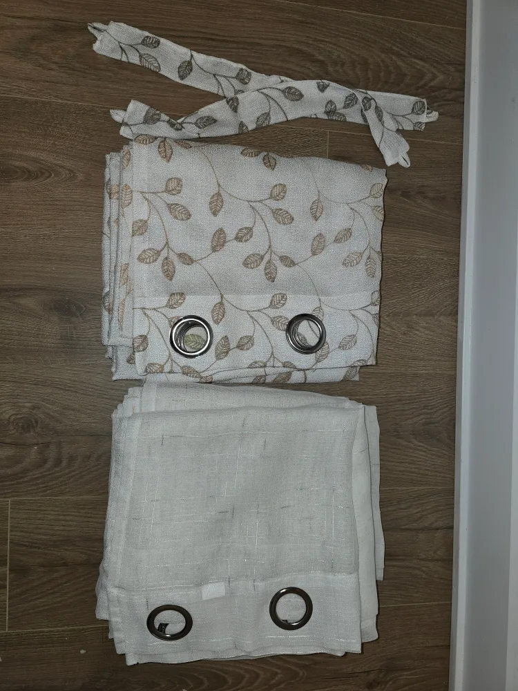 Curtains - Beige & Leaf Pattern image indicator(6)