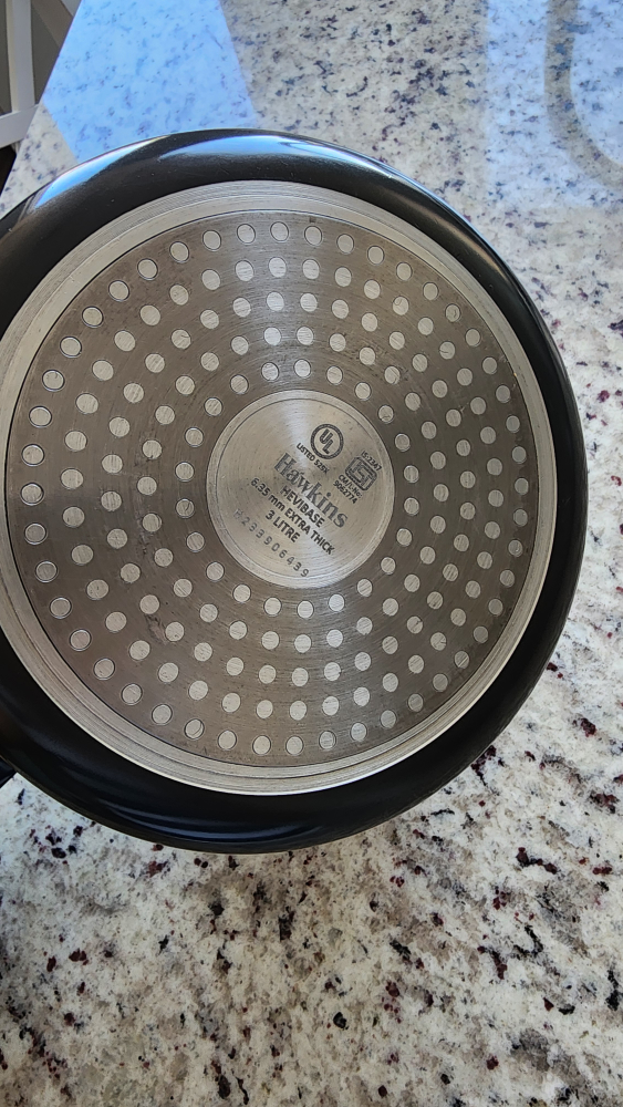 URGENT *Moving Sale* Hawkins Hevibase Pressure Cooker - 3 Litre - photo 3