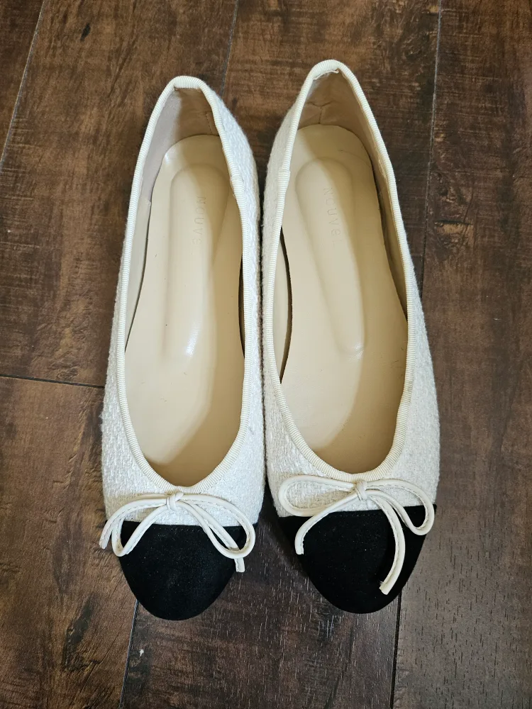 White and Black Ballet Flats image indicator(2)