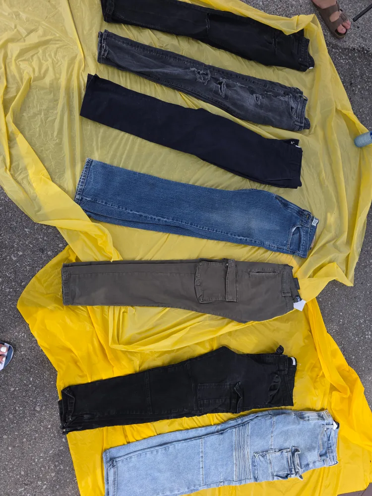 jeans / sweatshirts / tops image indicator(4)