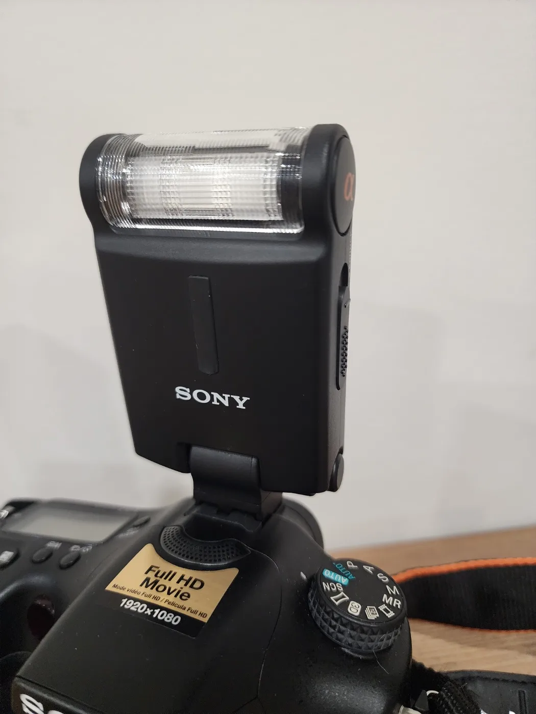 Sony Alpha A77 DSLR with Flash – Excellent Condition image indicator(3)