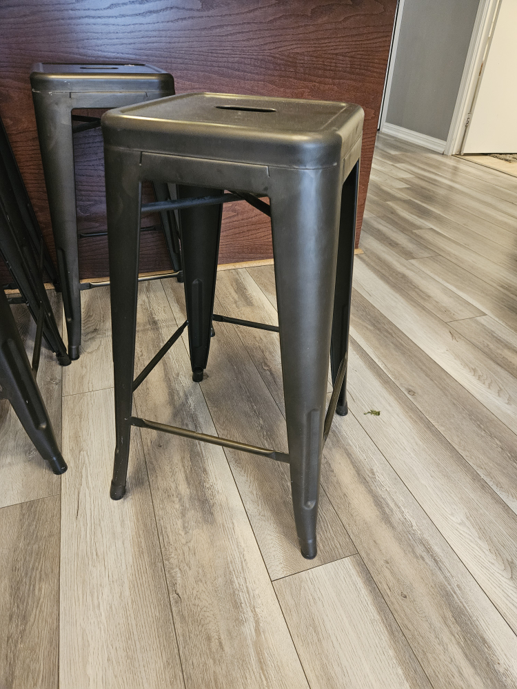Set of 4 Metal Bar Stools - photo 2