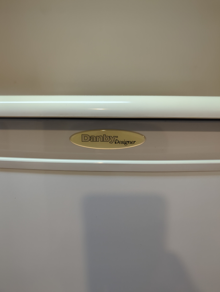 Danby Designer Upright Freezer - White - photo 2