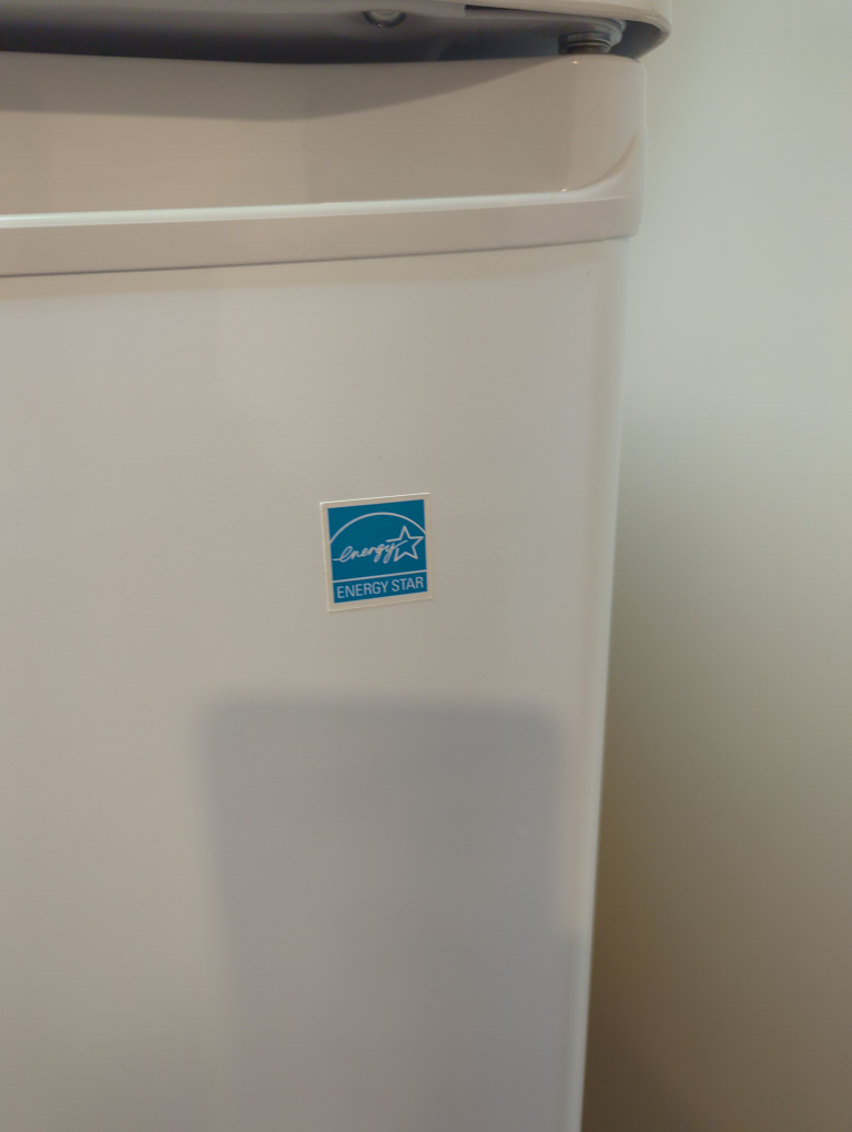 Danby Designer Upright Freezer - White - photo 3