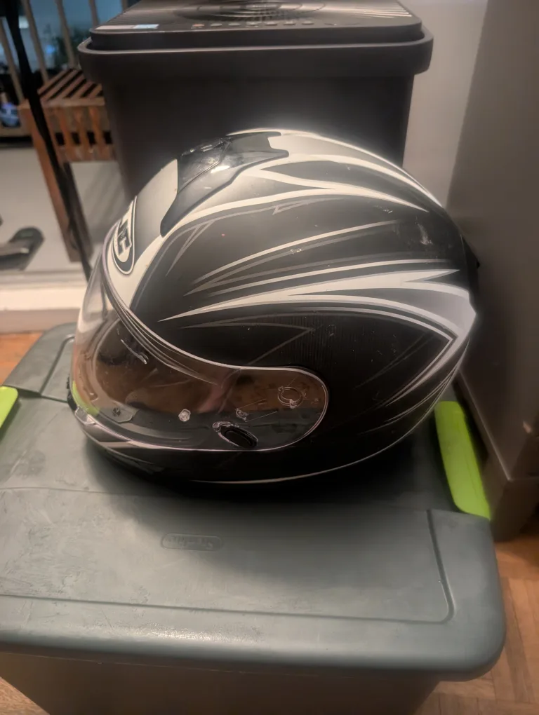 HJC Helmet - Black and White image indicator(2)