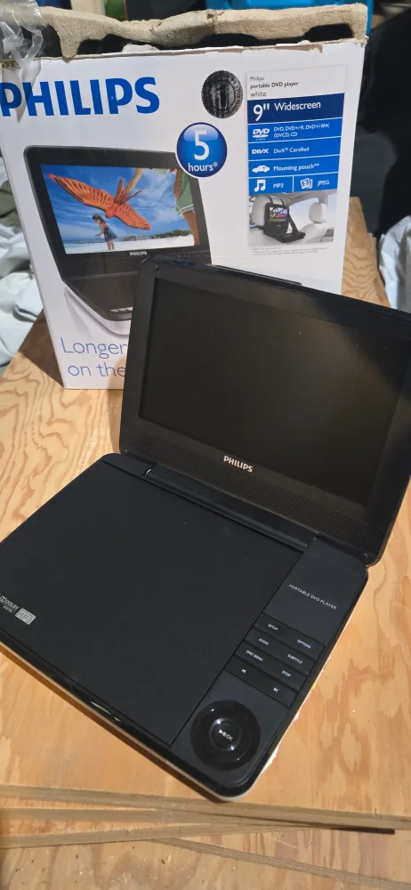 2x Philips Portable DVD Player 9" Widescreen thumbnail