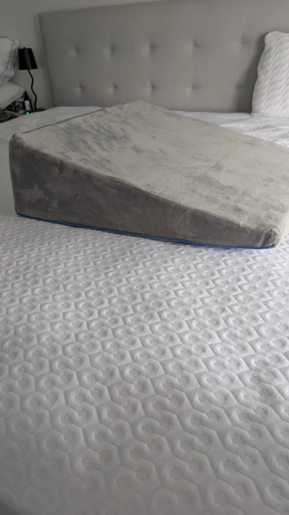 Grey Bed Wedge Pillow image indicator(2)