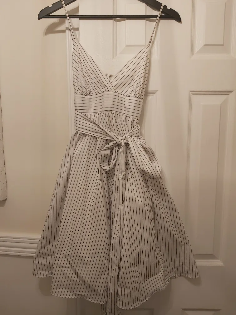 Beautiful Club Monaco dress.size thumbnail
