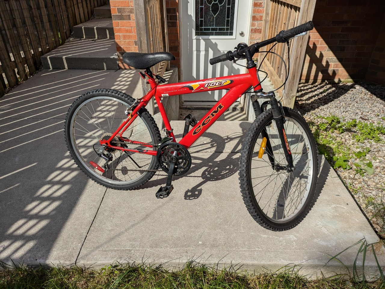 CCM Bolt Mountain Bike - Red 26" - photo 3
