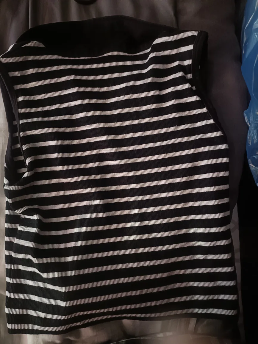 Striped Sleeveless Polo Shirt image indicator(2)