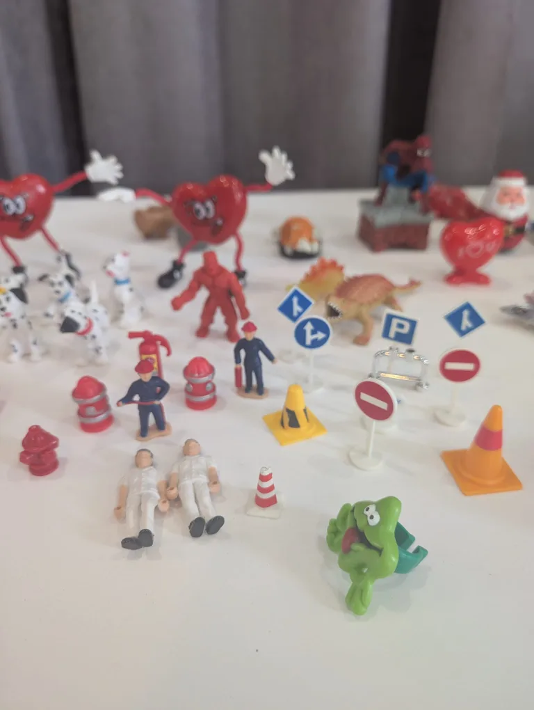 Assorted vintage Toy Figures - 90s / early 2000s thumbnail