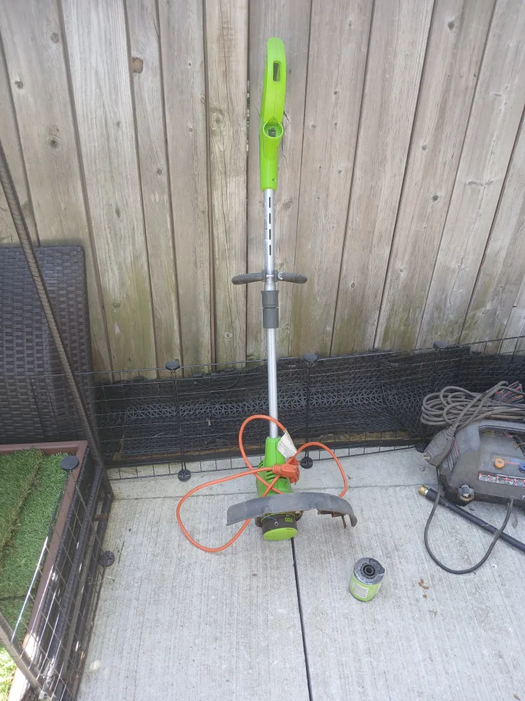 Greenworks Hedge trimmer thumbnail