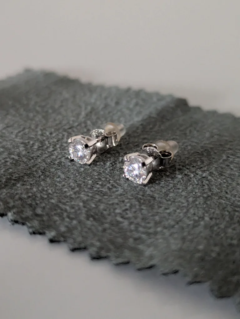 Moissanite Studs Earrings 0.5 CT thumbnail