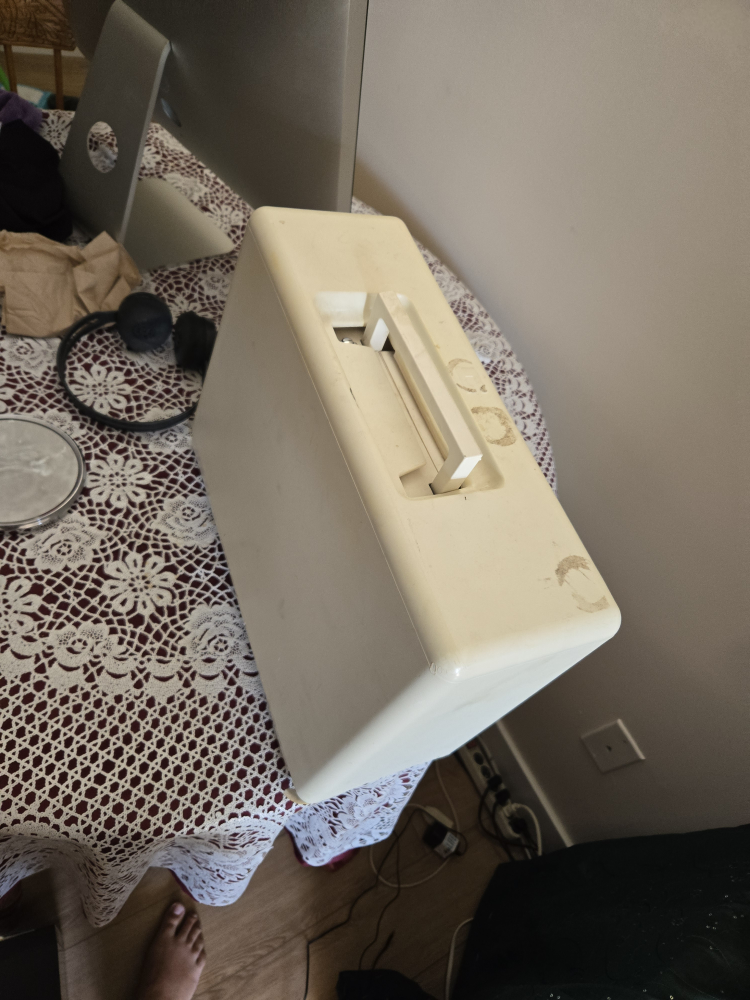 Pfaff Hobby 740 Sewing Machine please read discription