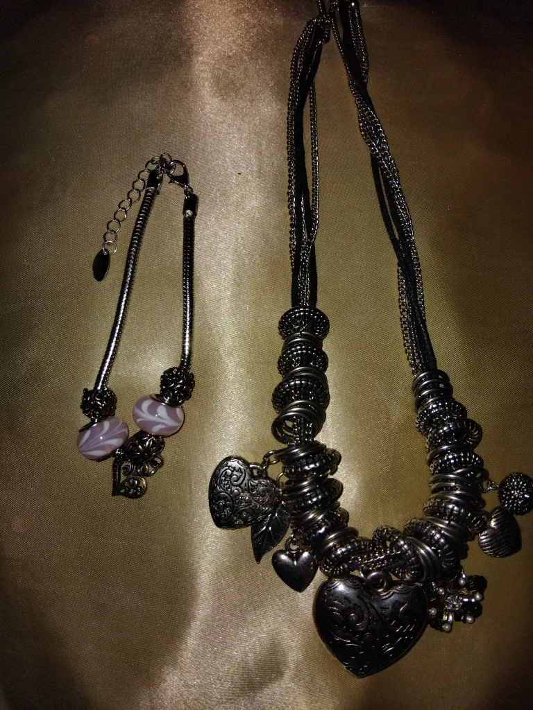 Necklace and Bracelet Set thumbnail