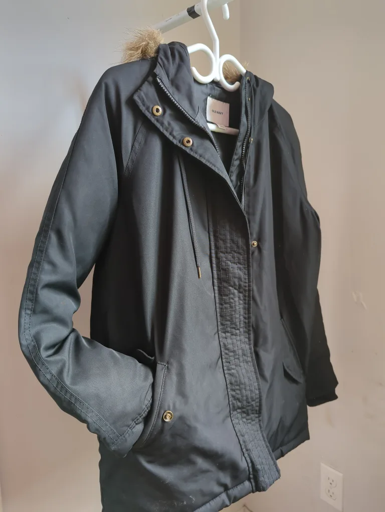 Old Navy Black Winter Coat with Faux Fur Hood image indicator(2)