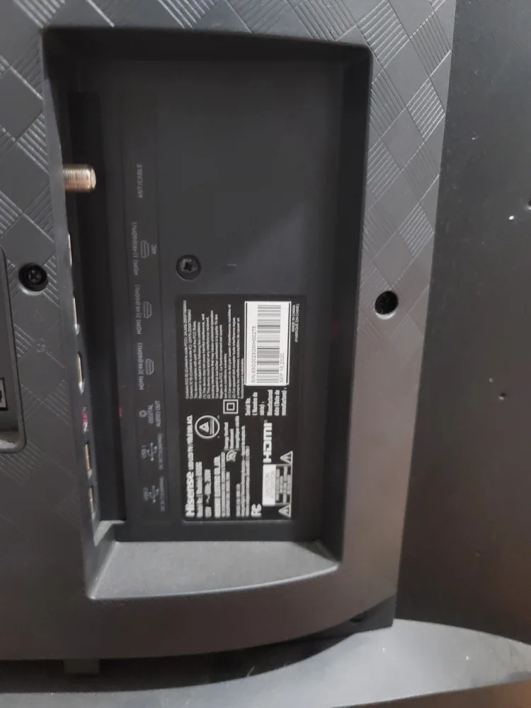 FREE Hisense 65" TV Broken Screen image indicator(5)