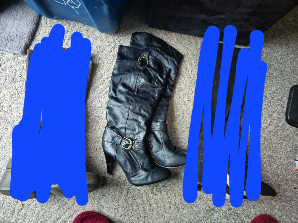 Women's boots thumbnail
