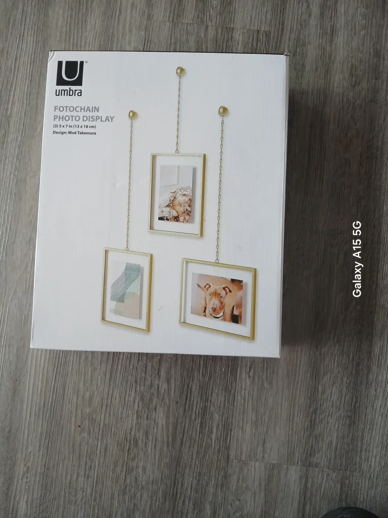 Umbra Fotochain Photo Display - New in Box! thumbnail